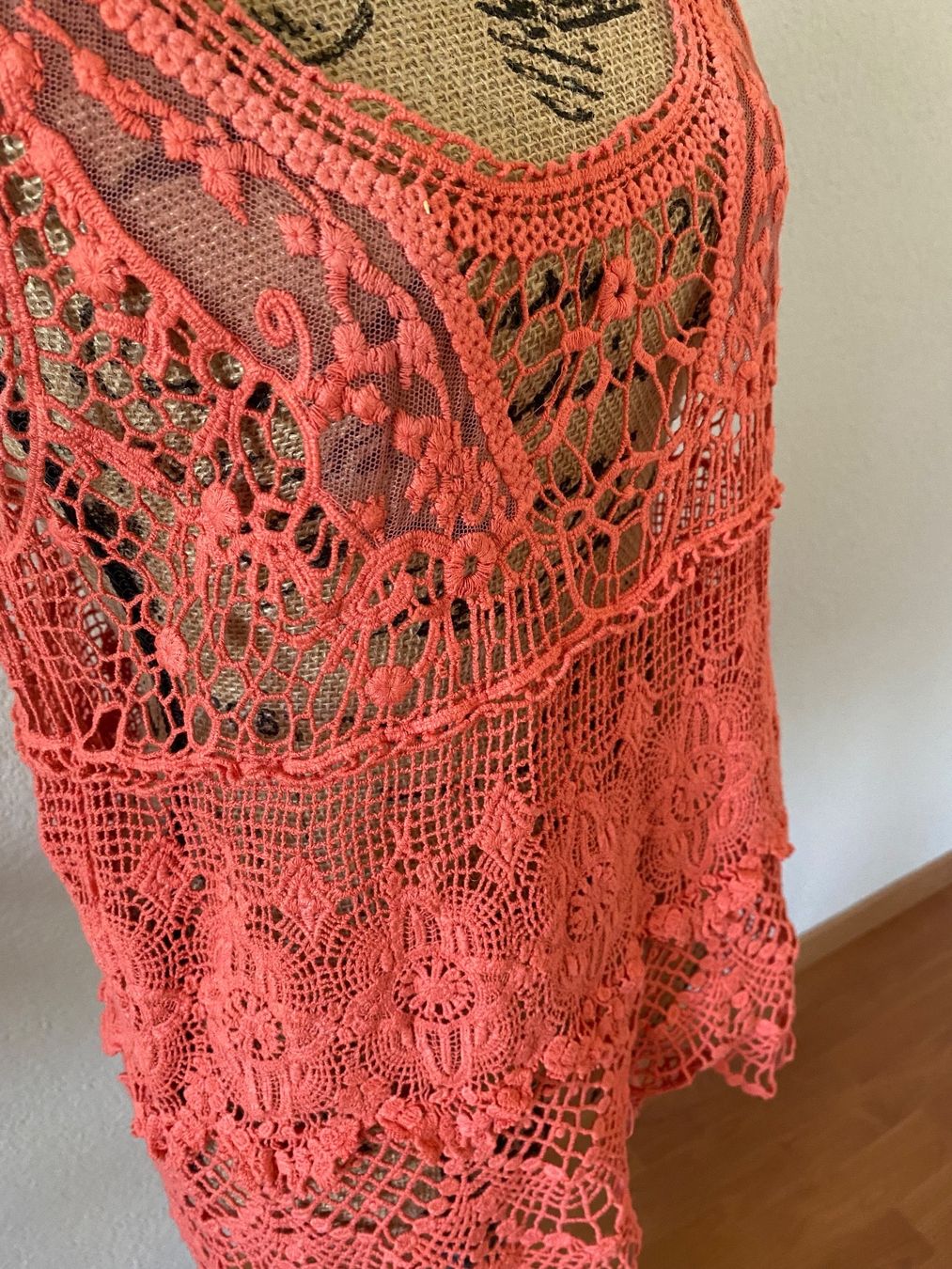 Tuniche: Top im Häkellook S/M coralrot – Usato da Balsthal venduto da Uroby 2