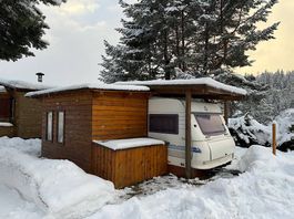 Hobby Wohnwagen mit Dach (Ohne Stellplatz)