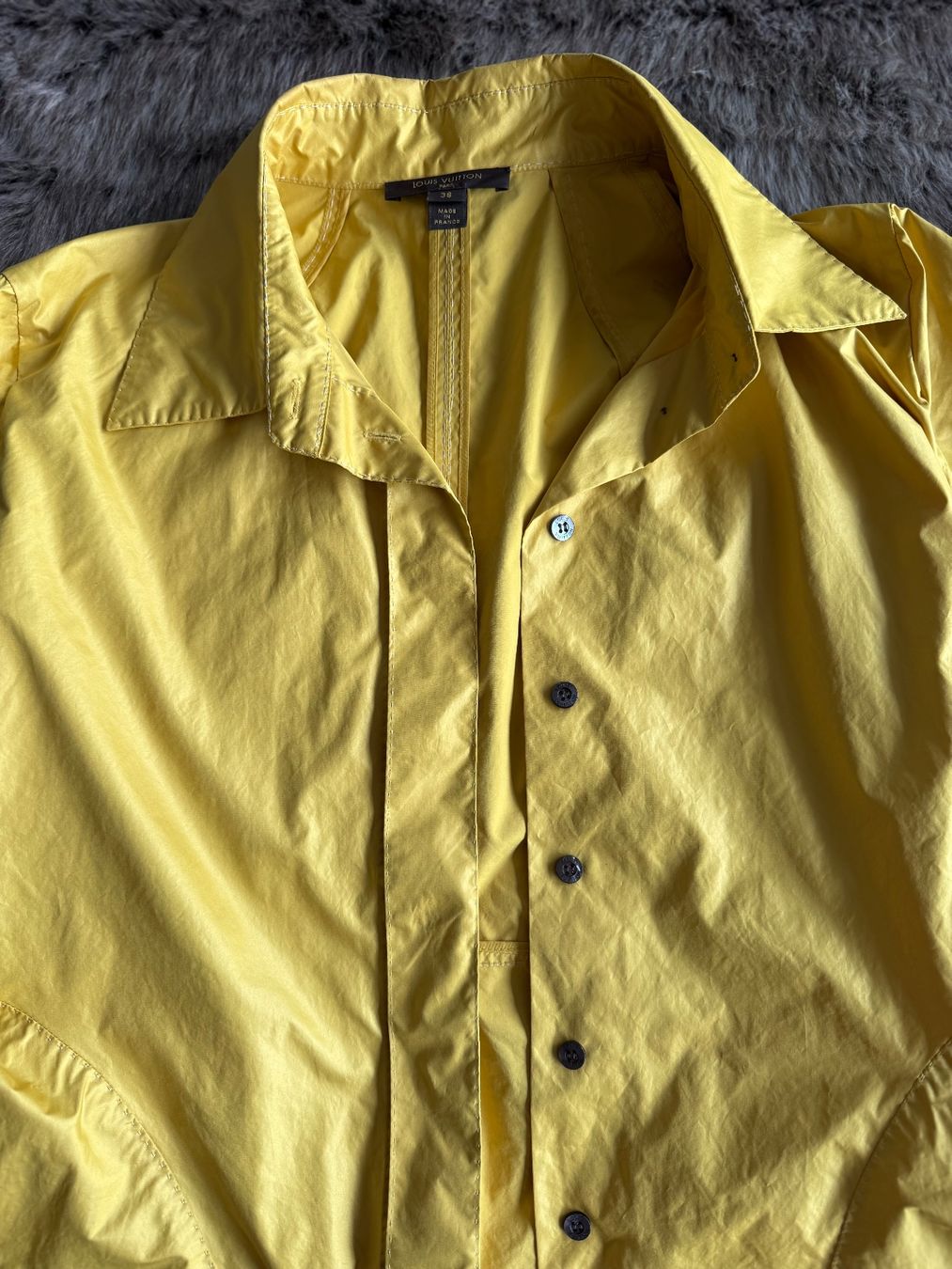 Louis Vuitton Camicette: Elegante Bluse LOUIS VUITTON - Designerstück! – Nuovo (secondo la descrizione) da Gümligen venduto da hookedonsales 3