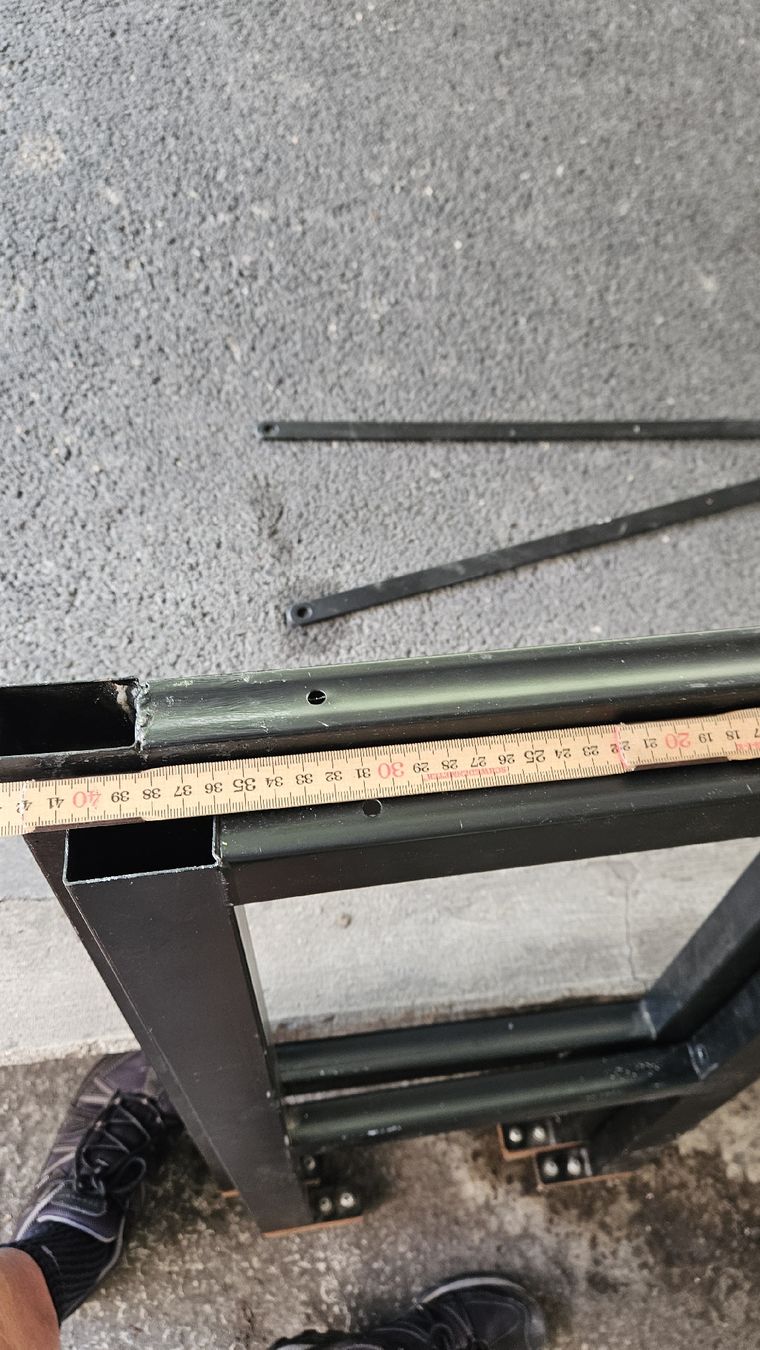 Scaffali: Schwarzes Metallgestell, ca. 85 cm  – Usato da Bonstetten venduto da Brigitte04volle 2