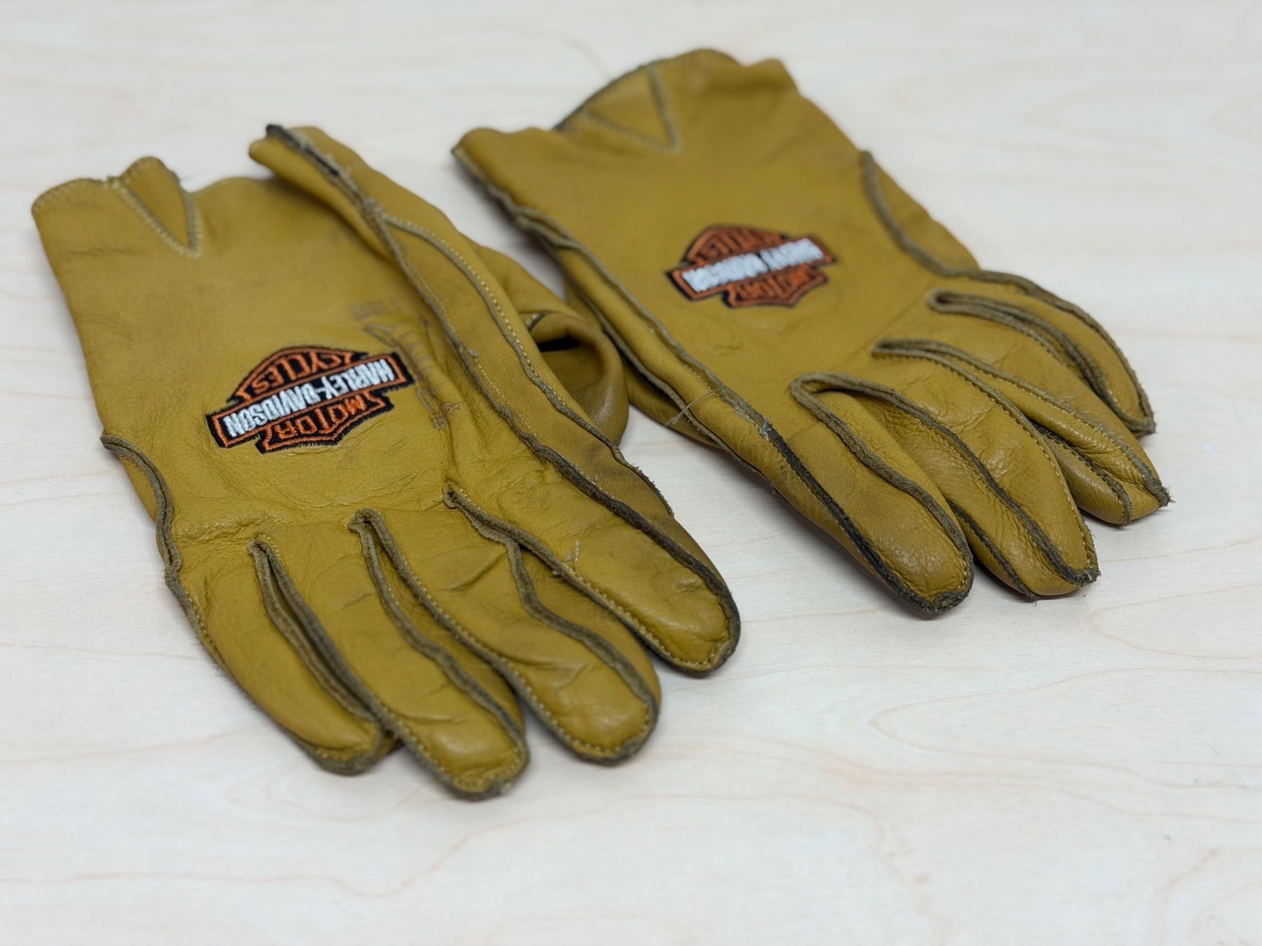 Guanti & manicotti: John Doe Lederhandschuhe mit Harley-Davidson Stickerei "M" – Usato da Au - SG venduto da nice_price_swiss