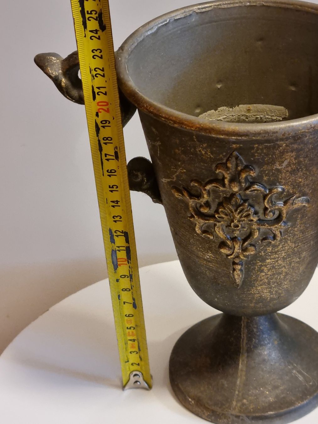 Vasi per fiori: Antiker Messing Pokal mit Henkeln – Usato da Scharnachtal venduto da devin03 6