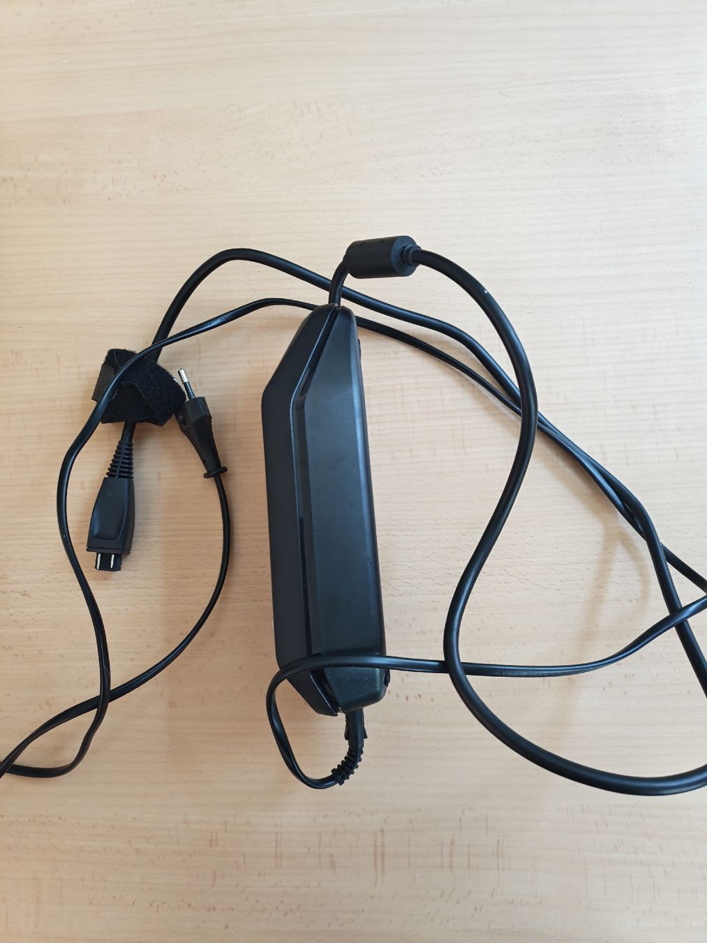 Bosch Caricabatterie: Bosch E-Bike Ladegerät, BPC3400, 4A Charger – Usato da Bern venduto da Gloeis 1
