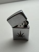 Briquet Zippo motif feuille cannabis