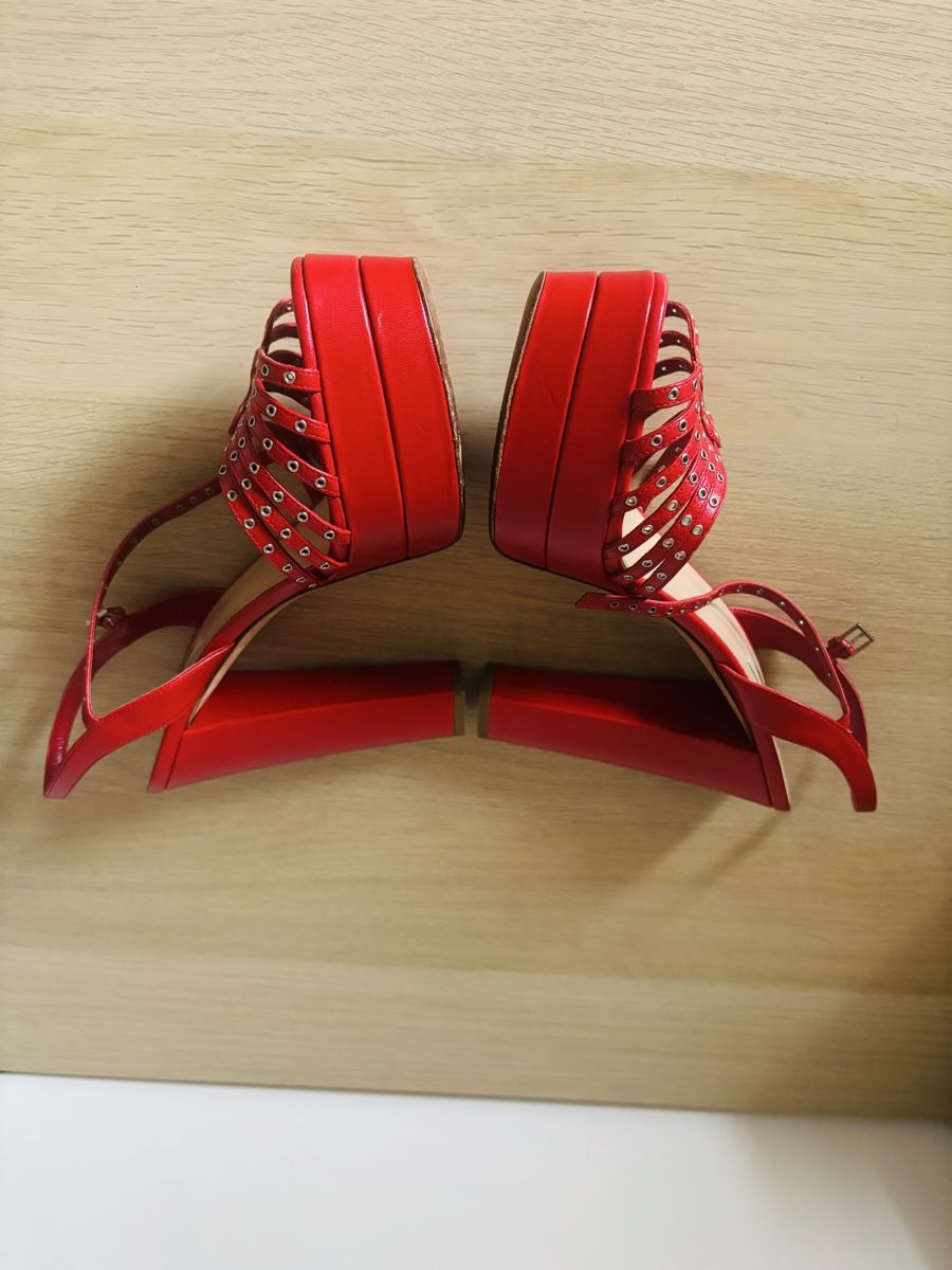 Valentino Chaussures femmes: Chaussures Valentino compensées  – D'occasion à Troistorrents par gag_k7q6 1