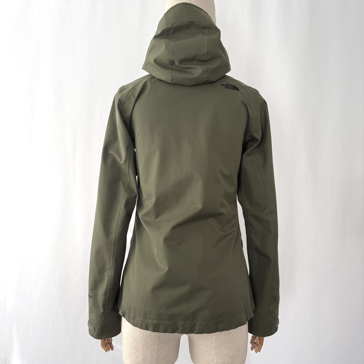 North Face Giacche: THE NORTH FACE Gore-Tex Jacket – Nuovo (secondo la descrizione) da Emmen venduto da Nightingale_2022 5
