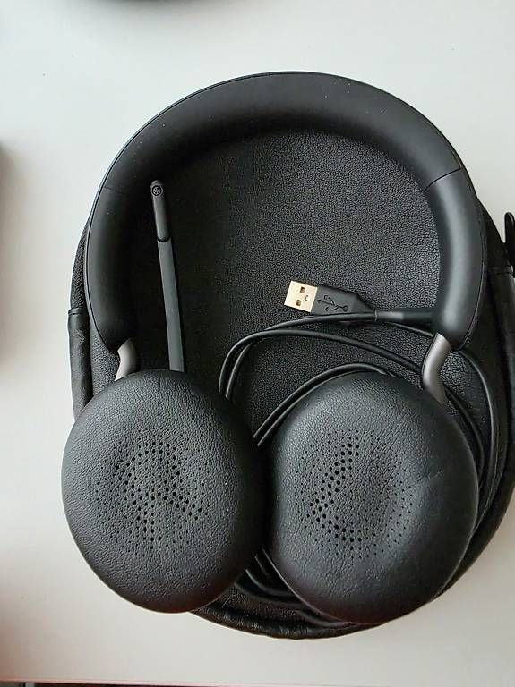 Kopfhörer: Jabra Evolve2 65 Bluetooth Stereo Headset & Case – Gebraucht aus Zürich von hyroxer 2
