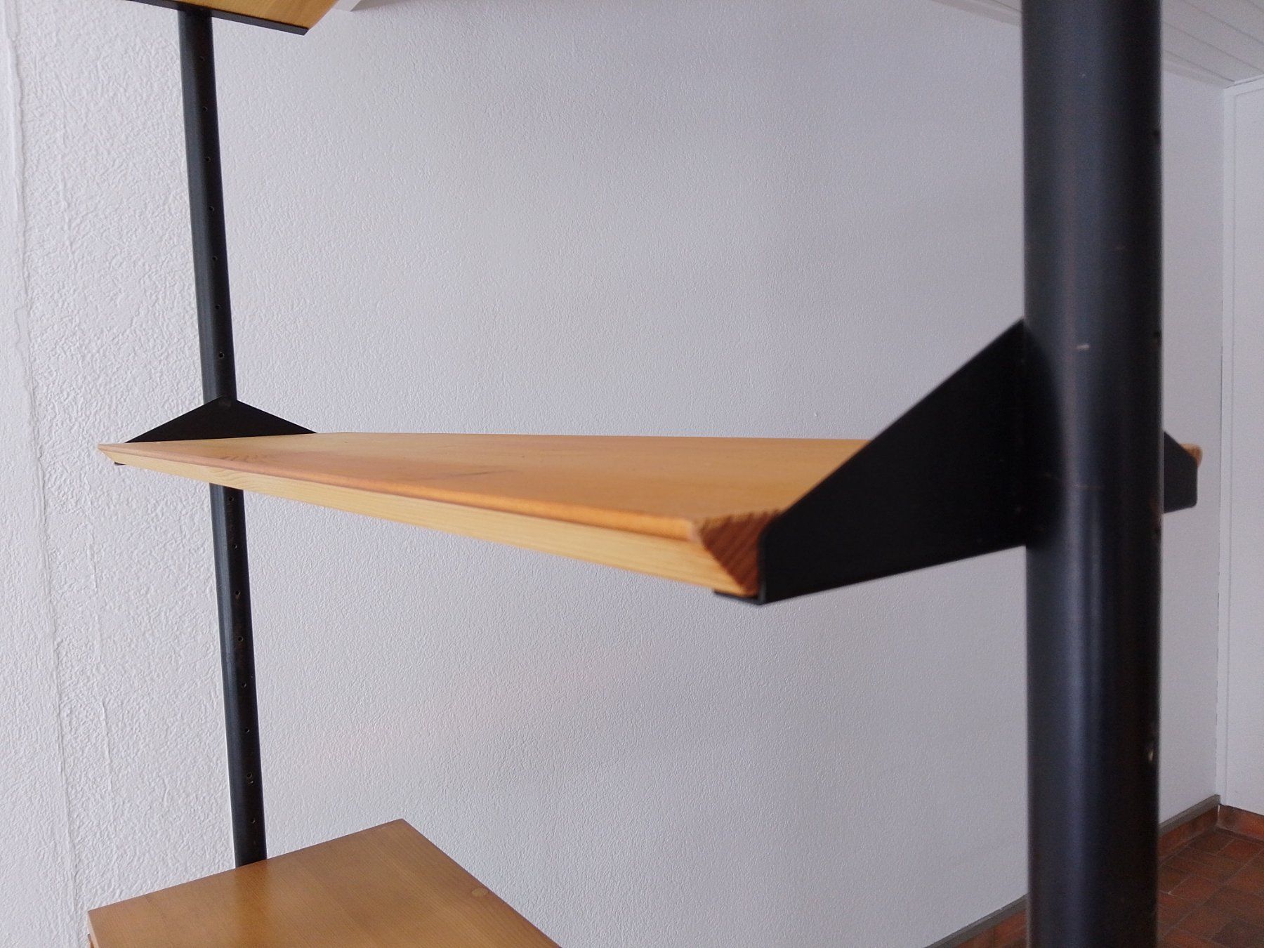Scaffali: Etagère vintage sol-plafond 1970' – Usato da Biel/Bienne venduto da frenetic 5