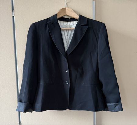 Damen Blazer – schwarz, kurz geschnitten, Größe 36