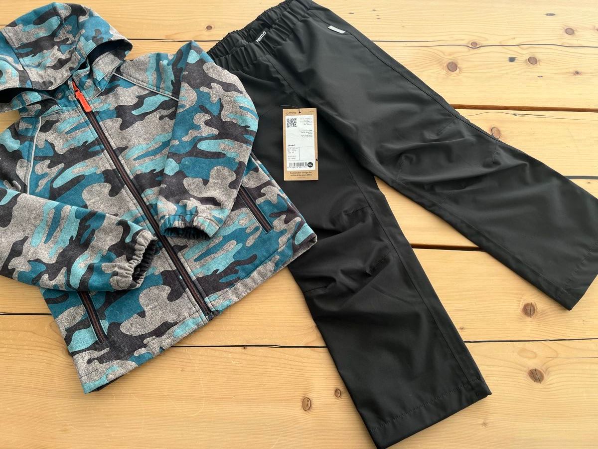 Reima Giacche & Cappotti: Reima Regenhose & Name It Softshelljacke / Regen- Jacke 122 – Usato da Davos Dorf venduto da AJRMBA