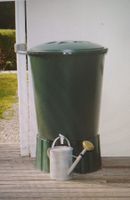 Socle pour cuve à eau...outres idées?Sockel für Regentonne!