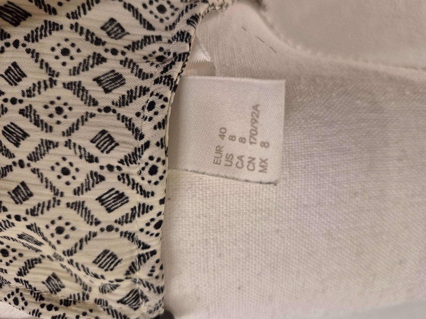 H&M Blusen: Ethno-Bluse, neuwertig, H&M, Grössse 40 – Gebraucht aus La Neuveville von Vestiaire_2011 3