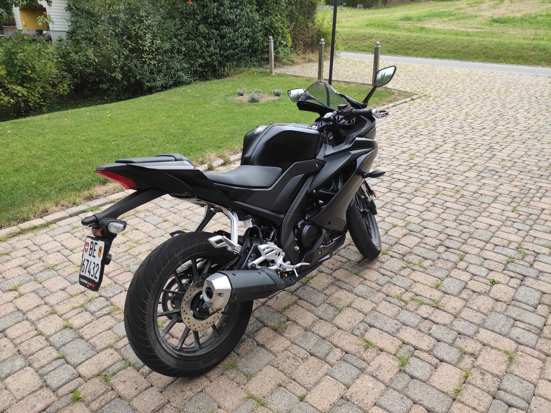 Yamaha Strada: Yamaha YZF-R125 – Usato da Lyss venduto da dealstock 2