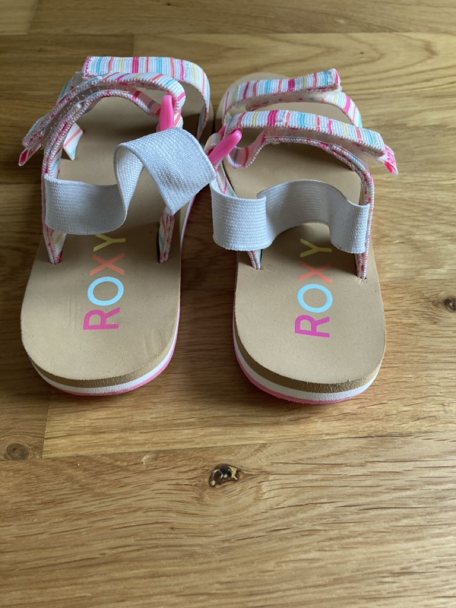 Roxy Chaussures filles: Roxy Sandalen gestreift Grösse 27 – D'occasion à Staad SG par gab_7dr9 3