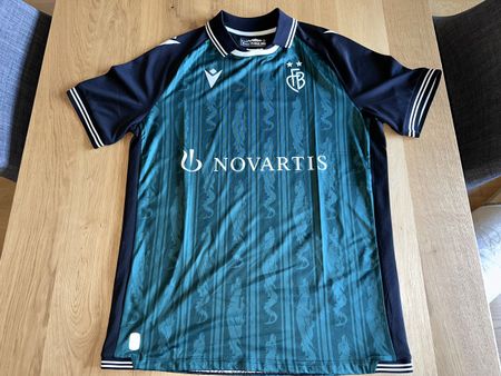 FC Basel Fussball Trikot Grösse L 