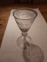 antikes, geschliffenes Glas