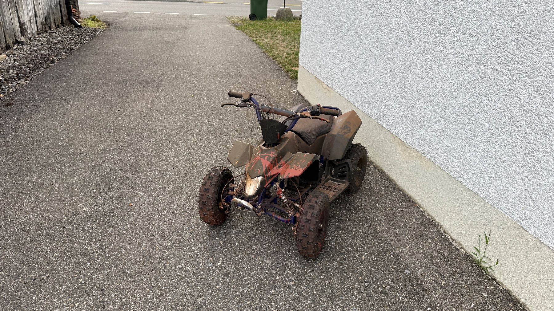 Miniquads: Mini Quad mit Benzinmotor 50 ccm – D'occasion à Uster par ClassicTrader