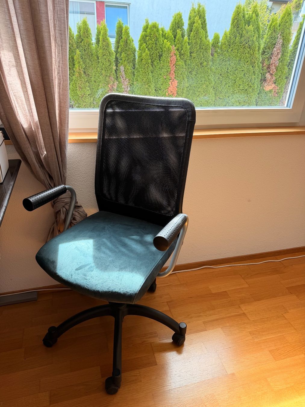 Ikea Chaises: Bürostuhl – D'occasion à Oberwangen b. Bern par inf_s59m