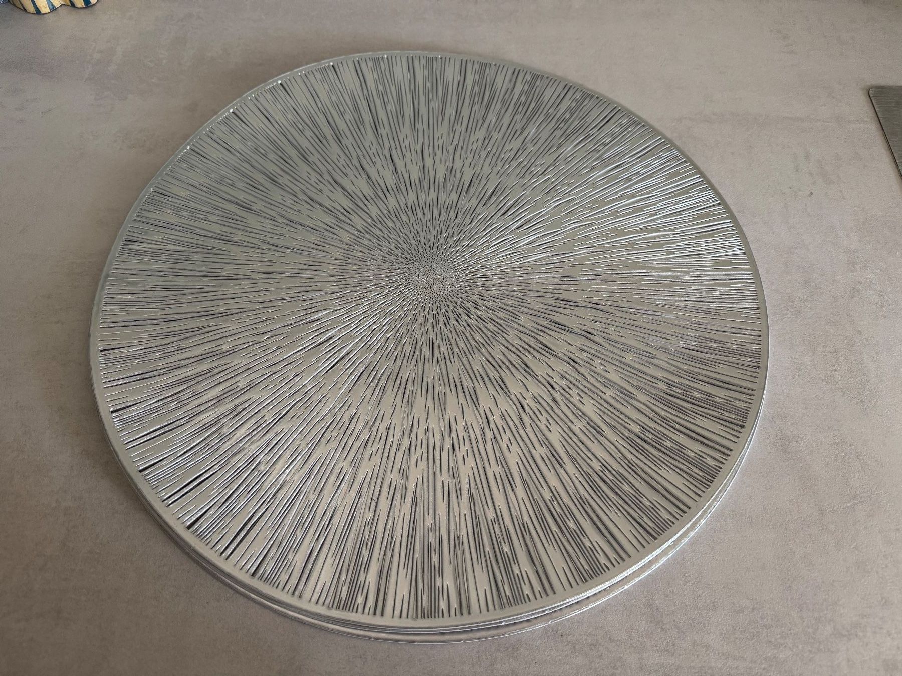 Tischset: 4 Stk. Tischsets rund 40 cm - silber - NEU! – Neu (gemäss Beschreibung) aus Geroldswil von Jeremy11 2