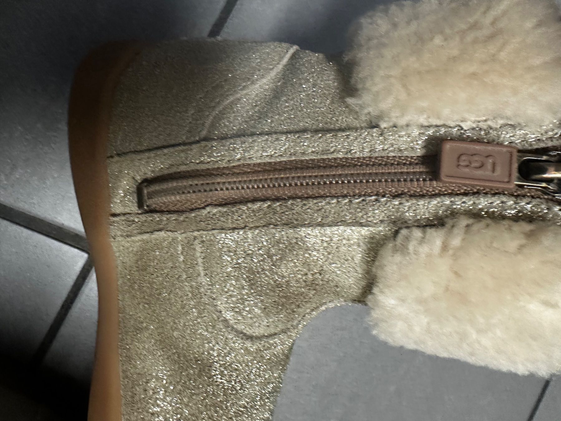 Ugg Scarpe per ragazze: UGG Girl Boots gr.28.5 – Usato da Zürich venduto da Bybyana 5