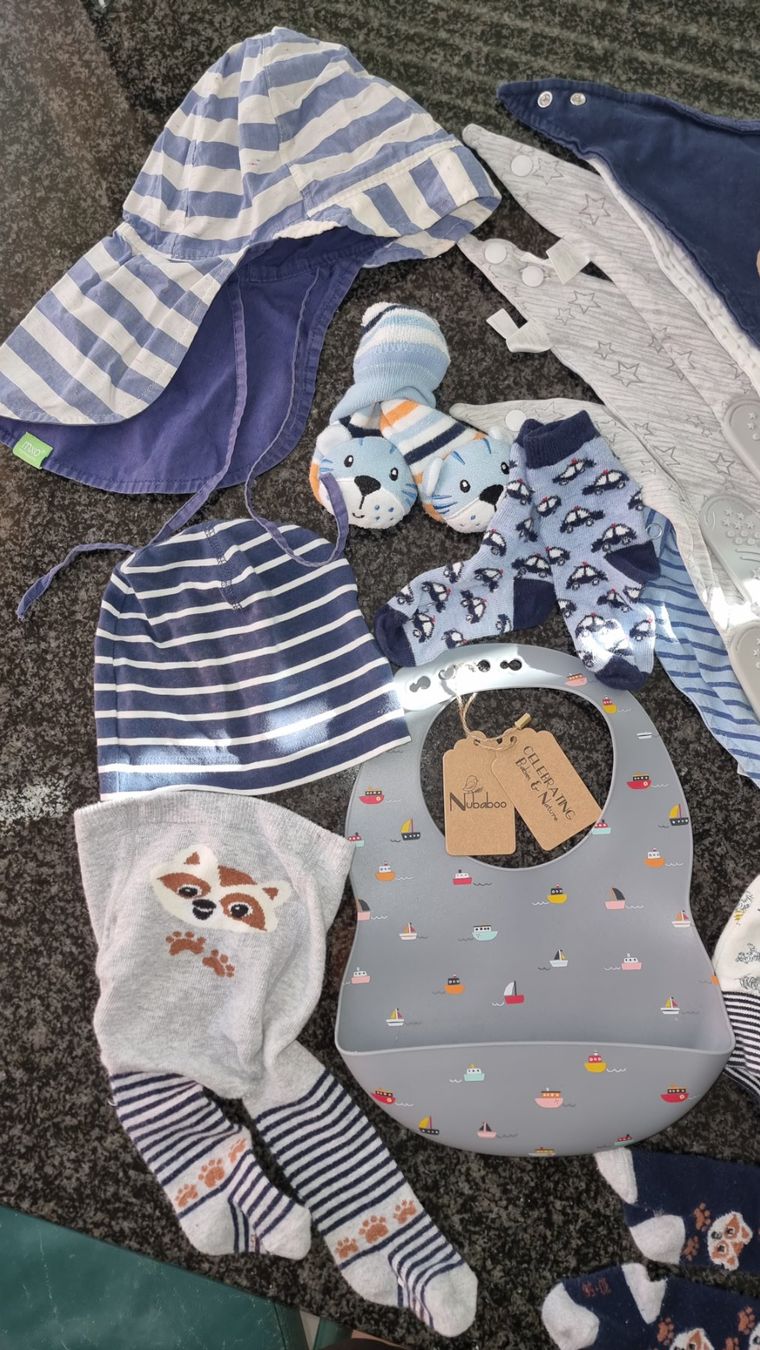 Lotti & Set di vestiti: Baby Kleiderpaket Grösse 60/67 – Usato da Gwatt (Thun) venduto da fidibus87 2
