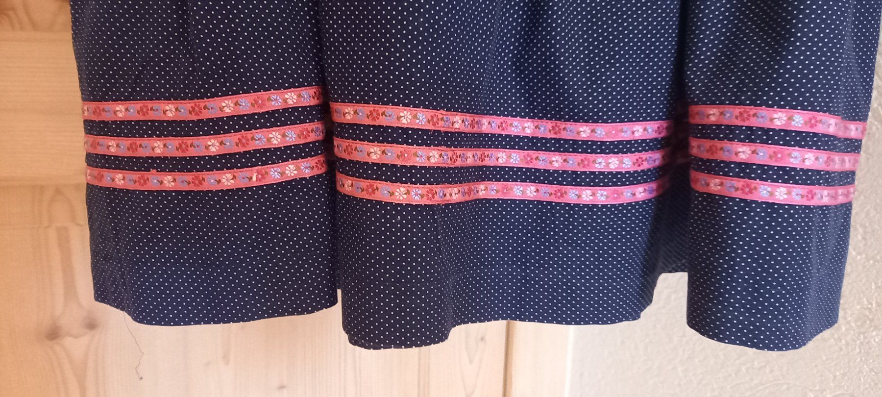 Kleider: Dirndl Grösse 42 – Gebraucht aus Schindellegi von mtri 3