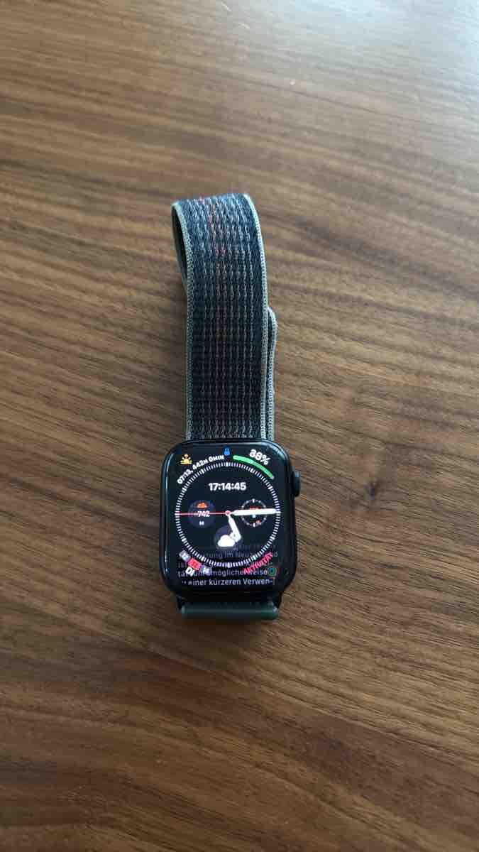 Apple Smartwatch: Apple Watch 8 – Usato da Herisau venduto da roe_m52t