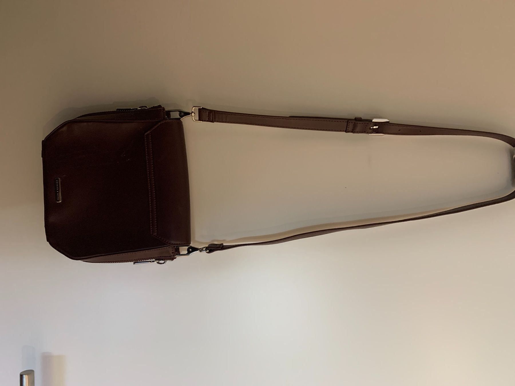Borse: Charles & Keith messenger bag – Nuovo (secondo la descrizione) da Zürich venduto da Alpen209