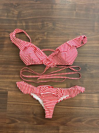 gestreifter Calzedonia Bikini (Top: M/L, Höschen: S)