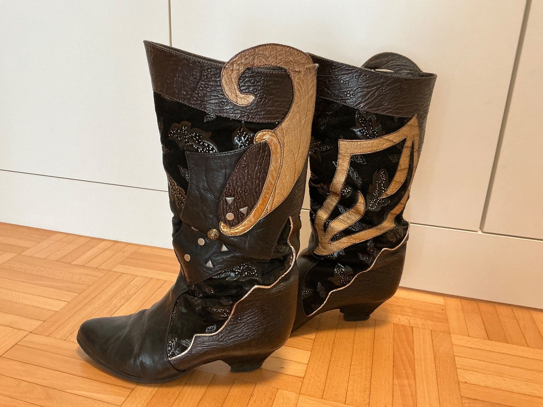 Scarpe da donna: Vintage Stiefel aus Leder, Grösse 36 – Usato da Zürich venduto da Mia712 2