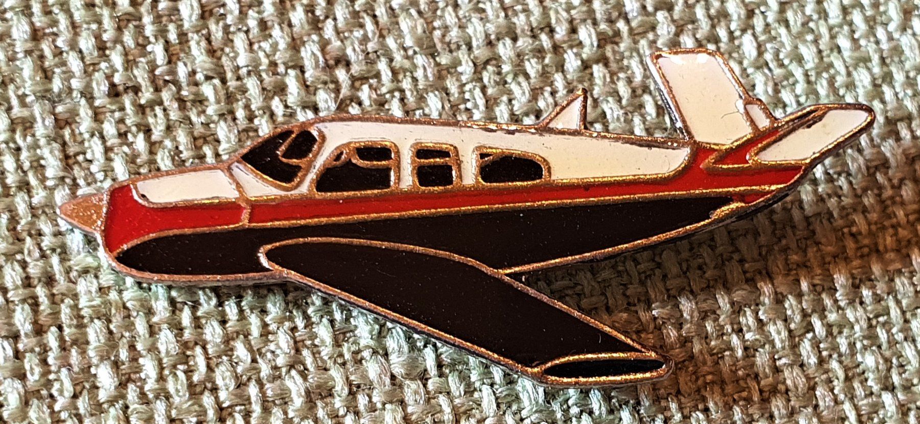 Spielzeuge: M232 - Pin Klein Flugzeug Sportflugzeug – Gebraucht aus Reinach BL von Boston-Verkauf