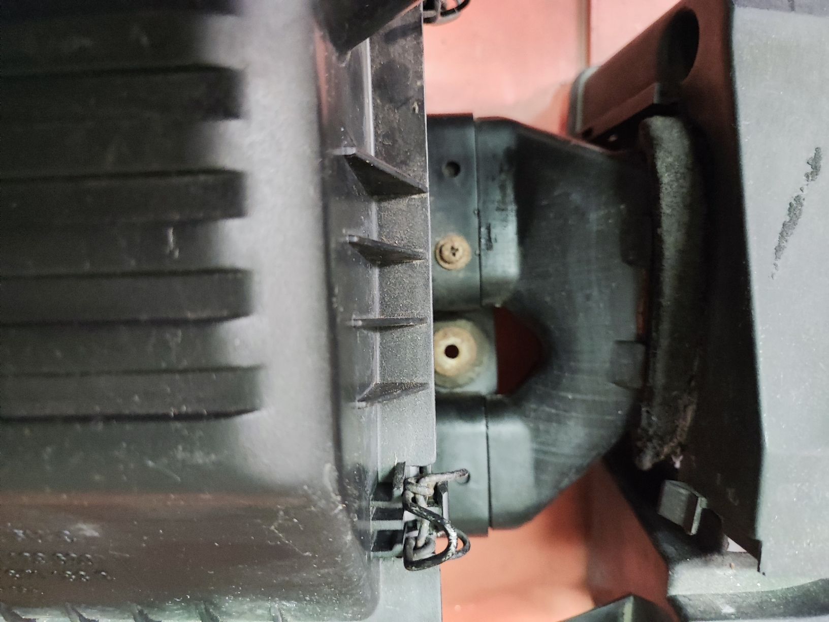 Volkswagen Tutti pezzi di ricambio auto: VW Polo g40 Luftansaugung Luftfilterkasten  – Usato da Benken SG venduto da Santoc1 2