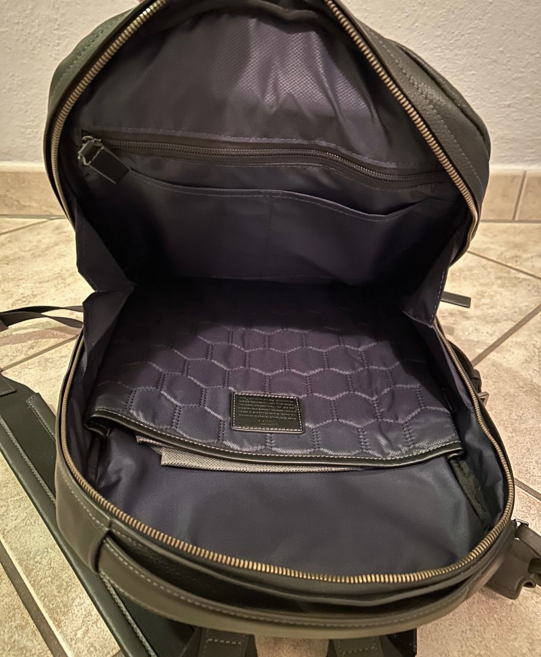 Tumi Zaini: Tumi, sac à dos noir neuf "Harrison" – Nuovo e nell'imballaggio originale da St-Blaise venduto da annie65 2