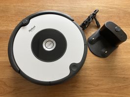 Aspirateur robot Roomba 605