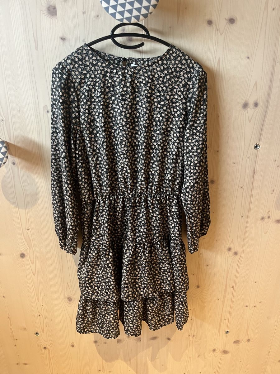 Only Vestiti: Hübsches Kleid – Usato da Inwil venduto da LouHu