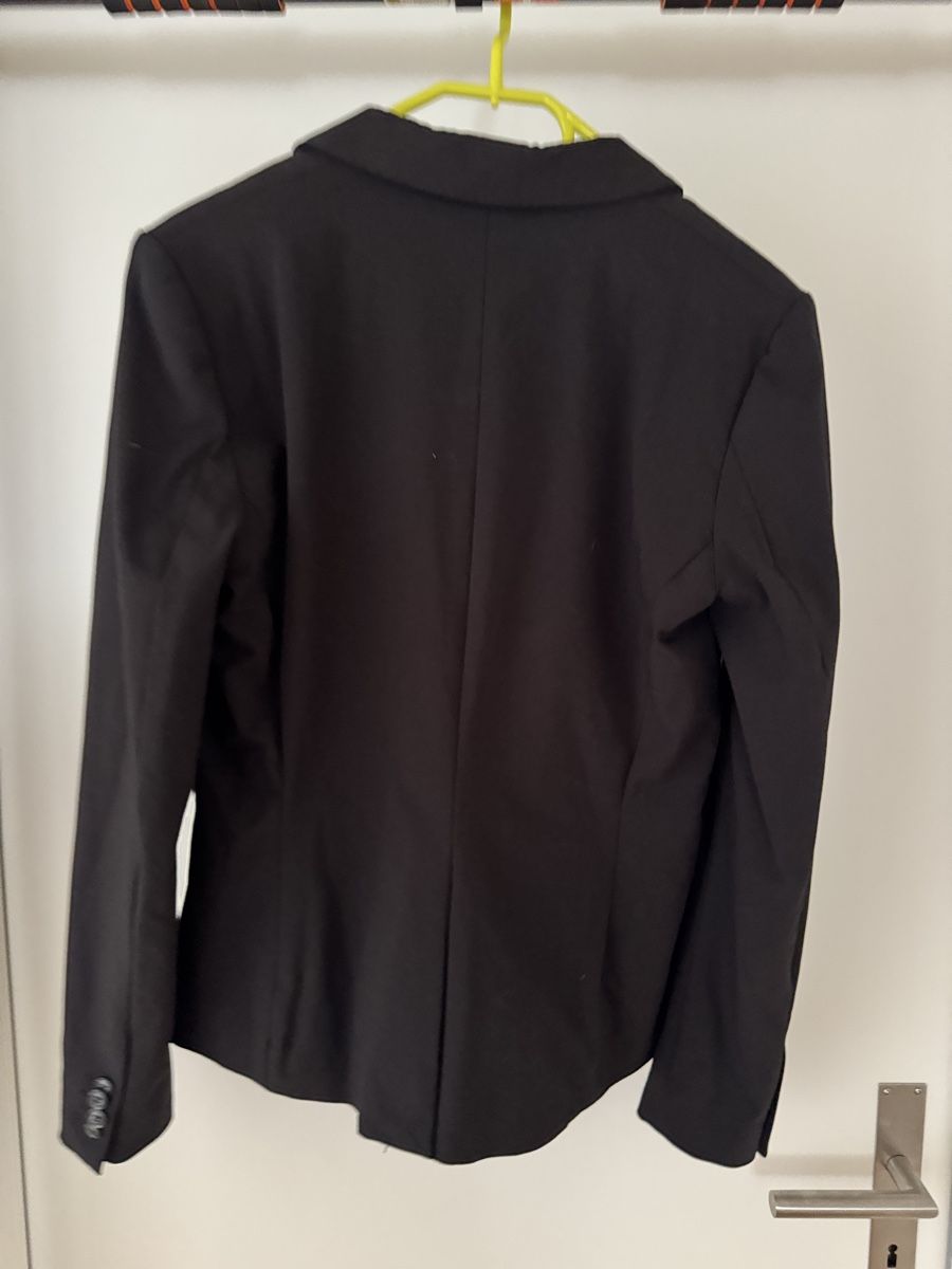 H&M Completi, tute sportive e funzionali: Schwarzer Blazer – Usato da Port venduto da Ellebasisch 1