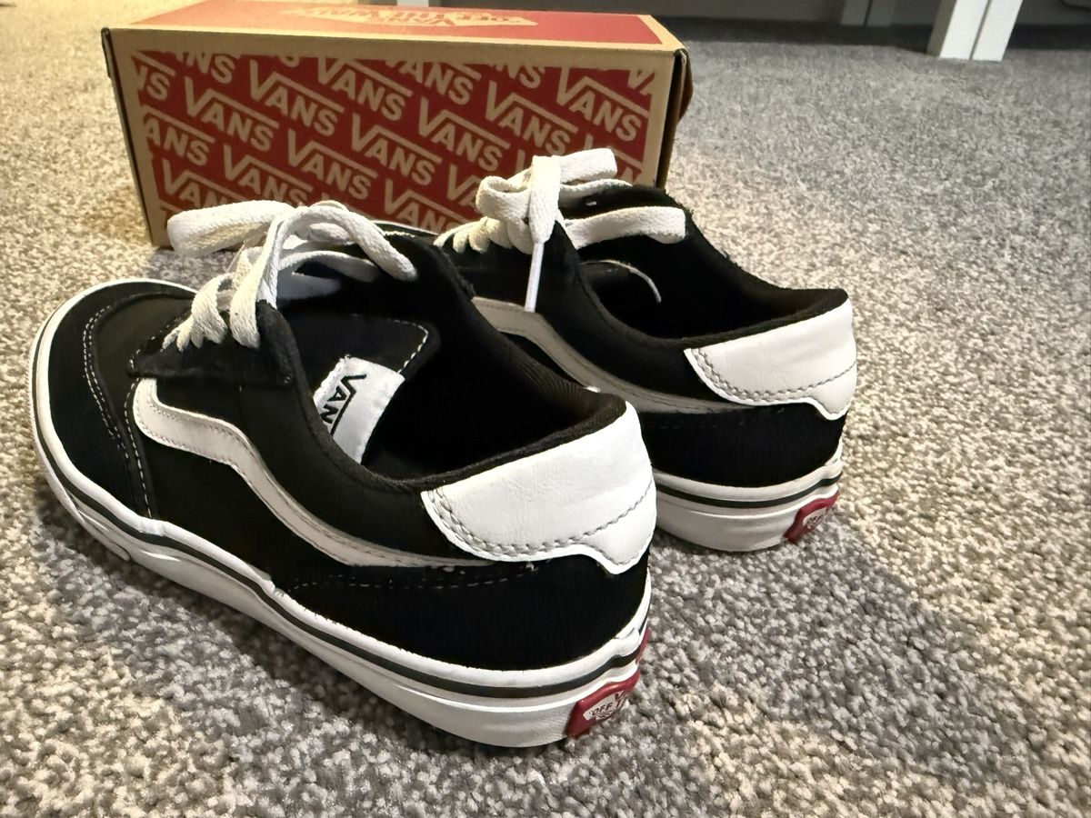 Scarpe per ragazzi: Vans Brooklyn Gr 33 – Usato da Oberwil BL venduto da napetak 2