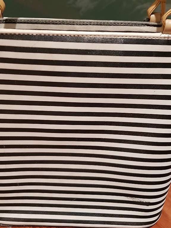Taschen für Damen: Trendige HANDTASCHE – Gebraucht aus Kehrsiten von mch_qcj2 2