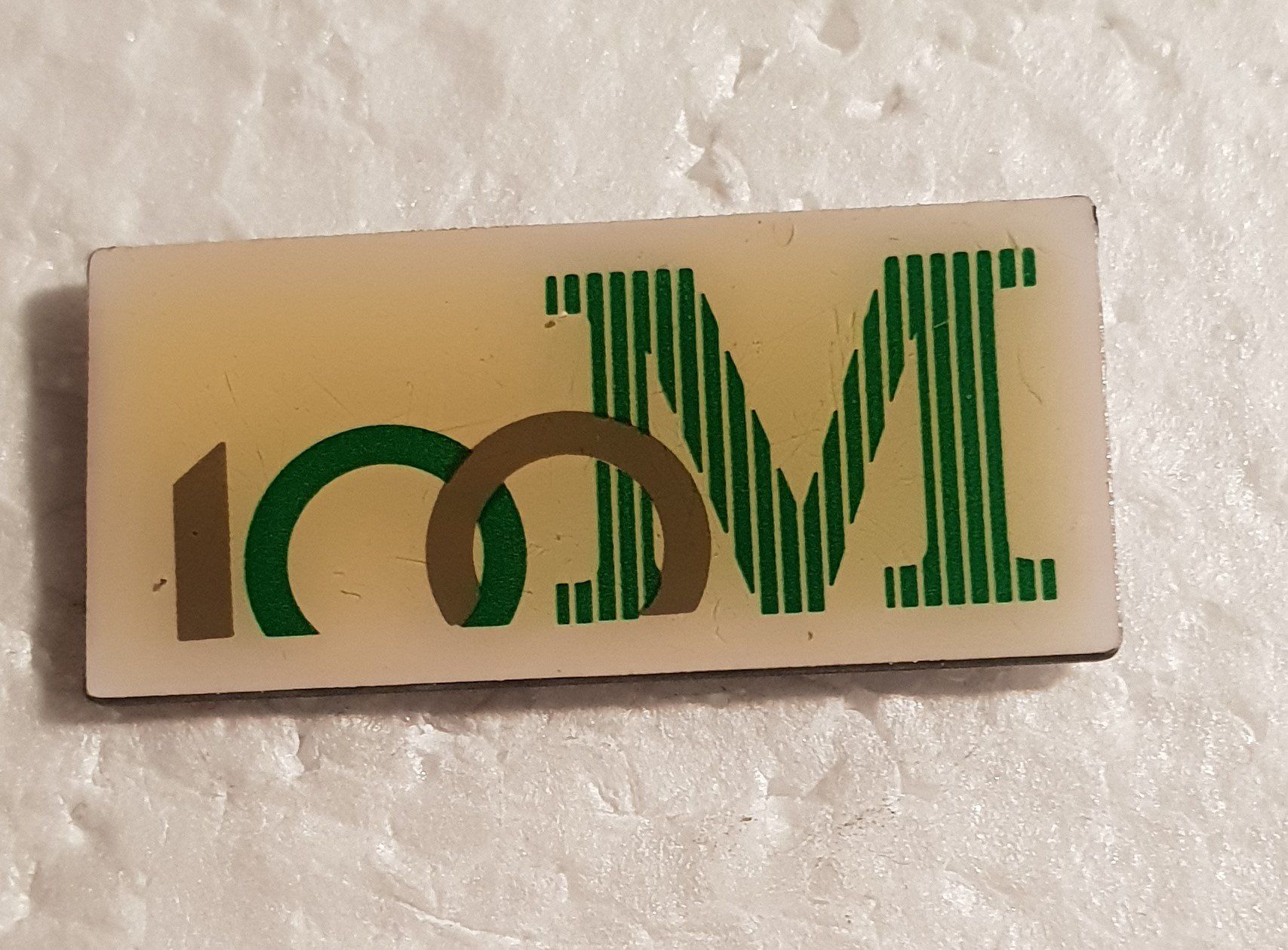 Plaketten & Abzeichen: Pin 100 Jahre M – Gebraucht aus Härkingen von specialshapes