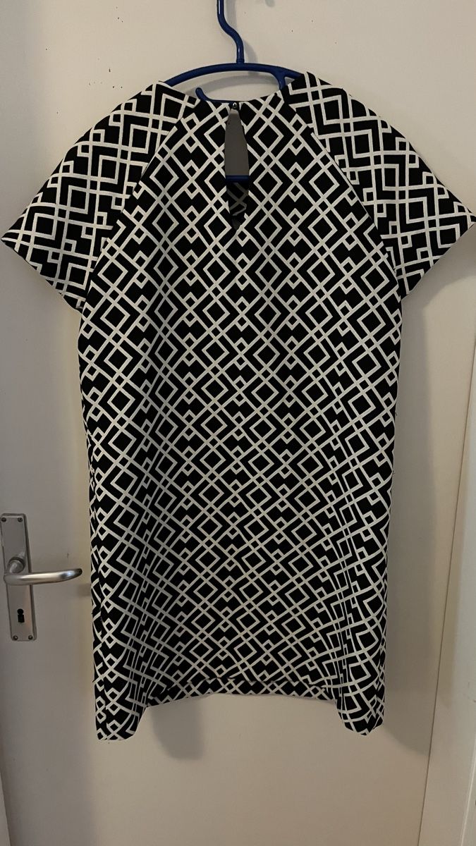 Zara Kleider: Zara Basic Kleid, Gr. M, Sommerkleid, Schwarz/Weiss – Gebraucht aus Schübelbach von lan_2rdc 1