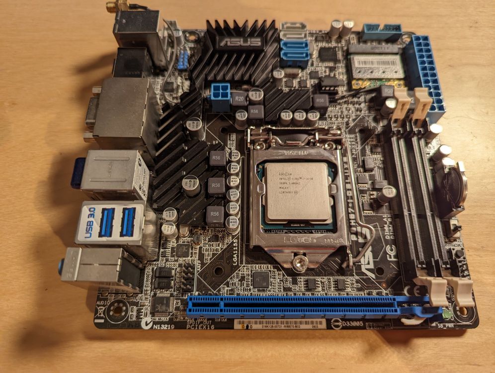 ASUS P8H67-I DELUXE (LGA1155) ITX + Intel Core i7-3770 CPU