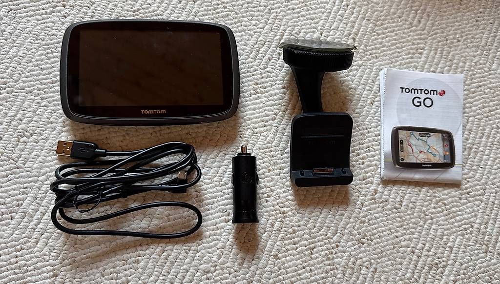 Navigatori: TomTom GO 5000 avec pochette – Usato da Forel (Lavaux) venduto da Monalocatelli 3