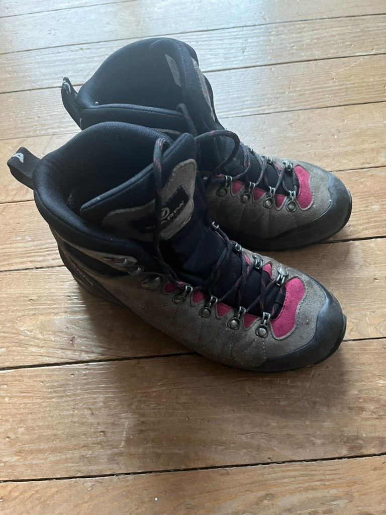Scarpa Damenschuhe: Wanderschuh – Gebraucht aus Zürich von afr_bpx7