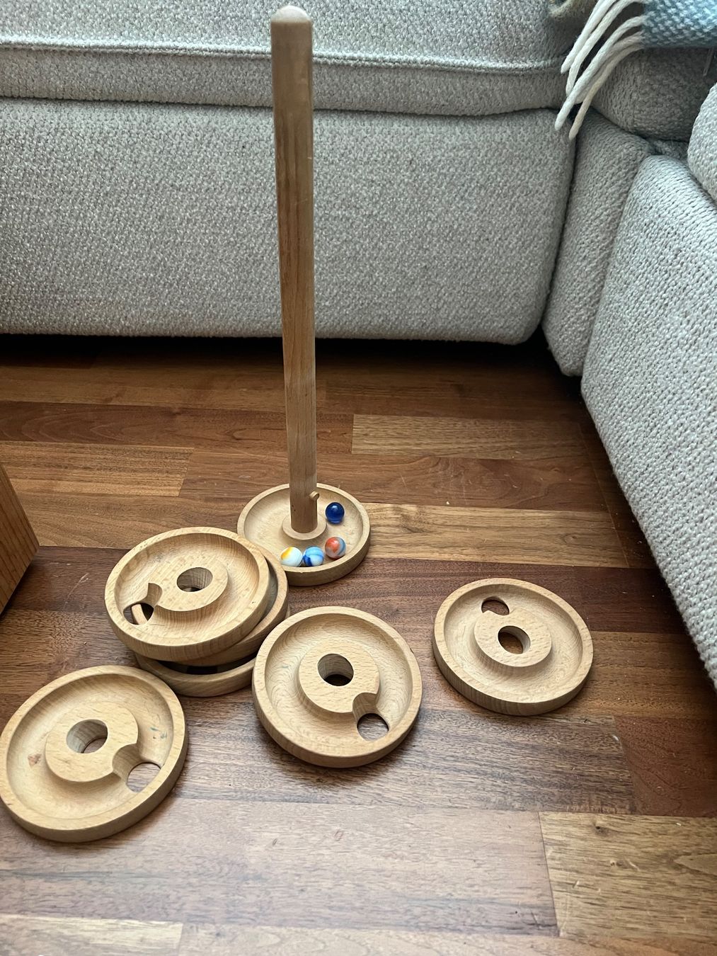 Jouets: Holz Kugelbahn Murmelbahn spiralförmig – D'occasion à Jona par Sariksa 2