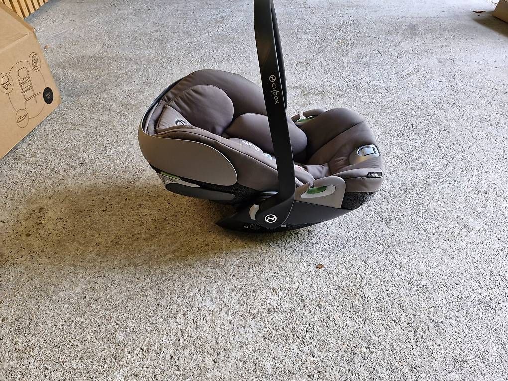 Cybex Seggiolini per auto: Siège auto Cloud T i-size sans Base isofix – Usato da Le Mont-sur-Lausanne venduto da EmersonT 2