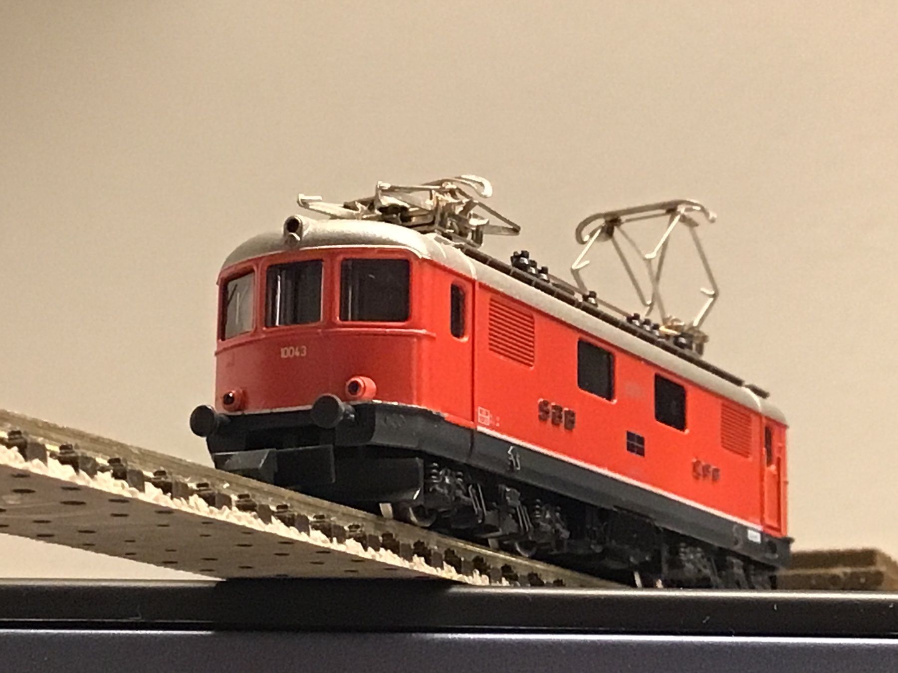 Hobbytrain Modellini di ferrovie: HOBBYTRAIN RE 4/4 I N 10043 – Usato da Männedorf venduto da Modellbau-wyss 1