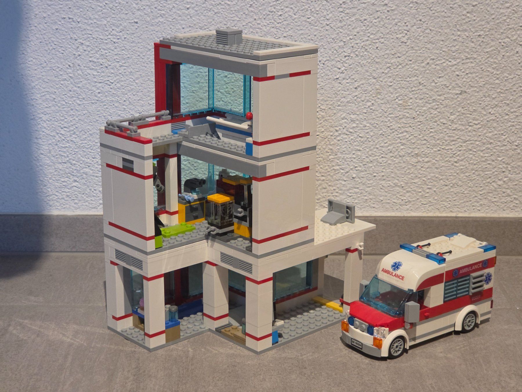 Lego Giocattoli: 60204 LEGO City Hospital – Usato da Niederlenz venduto da das_ws5p 2