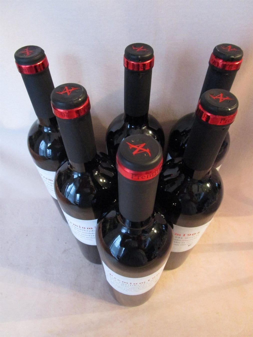 Vino: Lot 6 Fl. 2011 Premium 1904 – Nuovo (secondo la descrizione) da Eschenbach SG venduto da brocovin 9
