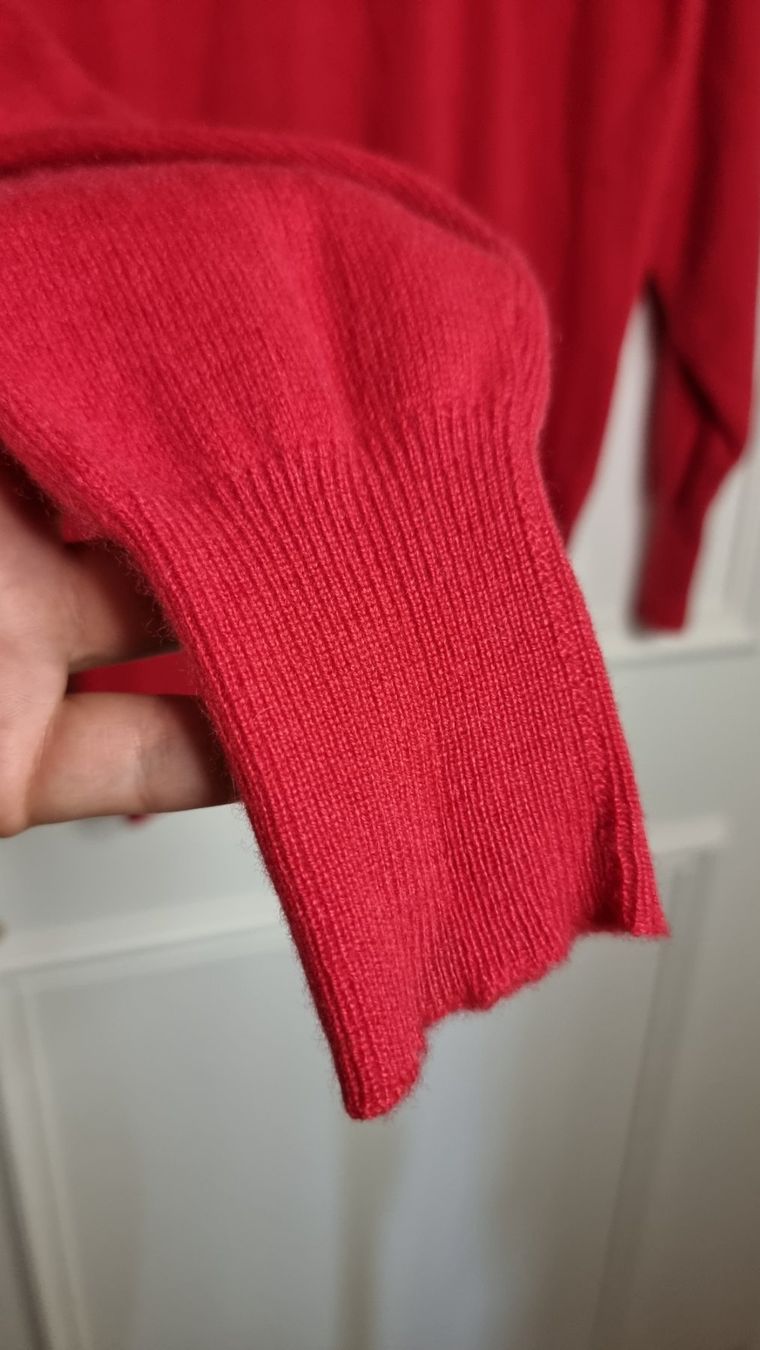 Pulls & Sweat-shirts: Kuscheliger Kaschmir Rollkragenpullover Rot Gr. 38/40 & 40 – D'occasion à Wald ZH par CapLux 3