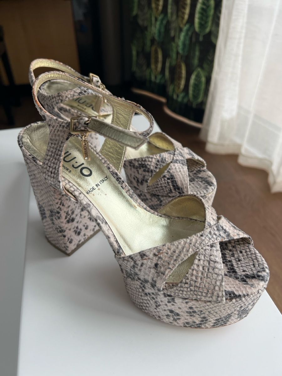 Liu Jo Scarpe da donna: Liu Jo sehr gemütlichle Sommer Sandalen 37 - – Usato da Luzern venduto da TIsabel
